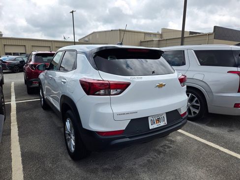 Used 2024 Chevrolet TrailBlazer LS w/ LS Convenience Package FWD image 5