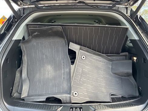 Used 2022 Ford Explorer XLT w/ Equipment Group 202A image 17