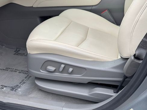 Used 2023 Cadillac XT6 Premium Luxury image 28