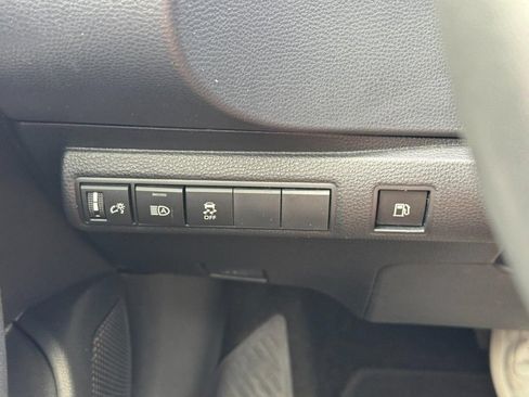 Used 2025 Toyota Corolla SE FWD image 25