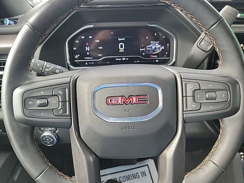 Used 2025 GMC Sierra 2500 AT4 w/ Technology Package AWD/4WD image 14