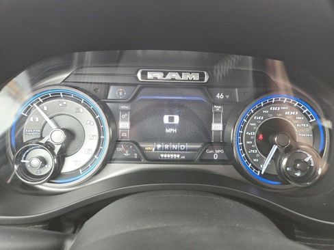 Used 2019 RAM 1500 Limited w/ Body Color Bumper Group image 15