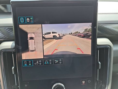 New 2026 GMC Yukon AT4 w/ AT4 Premium Package AWD/4WD image 25