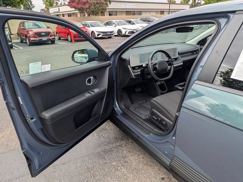 Certified 2024 Hyundai Ioniq 5 SE RWD image 32