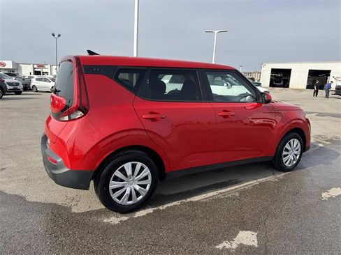 Used 2020 Kia Soul LX image 2