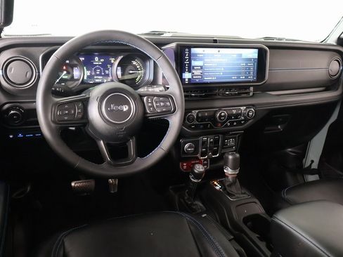 Used 2024 Jeep Wrangler Unlimited Rubicon 4xe image 2