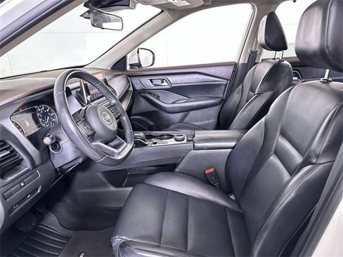 Used 2021 Nissan Rogue SV w/ Premium Package image 20