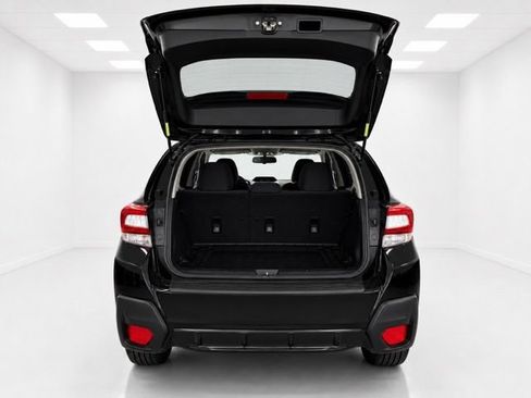 Used 2018 Subaru Crosstrek 2.0i Premium w/ Moonroof Package AWD/4WD image 9