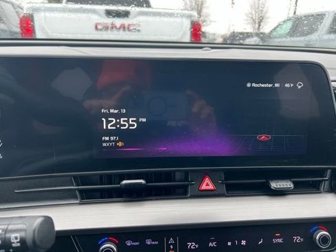 Used 2023 Kia Sportage EX image 18