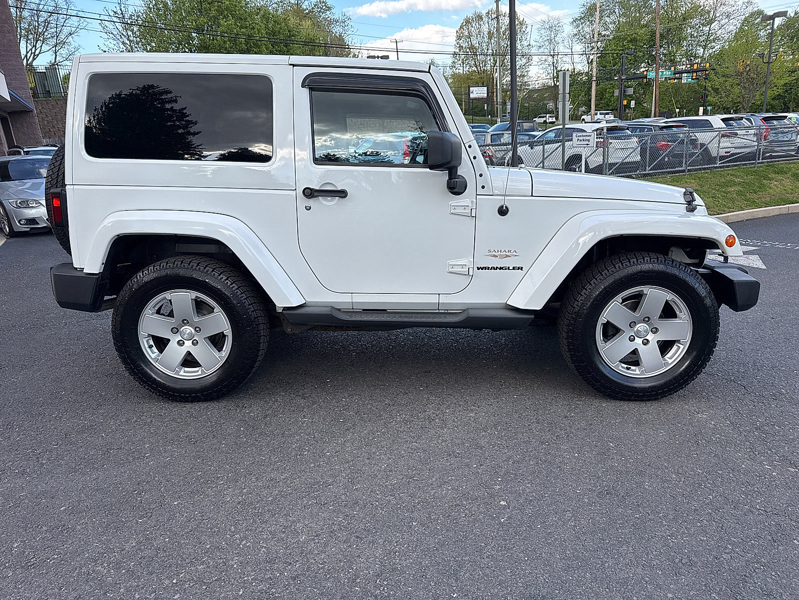 Used 2012 Jeep Wrangler Sahara AWD/4WD image 3