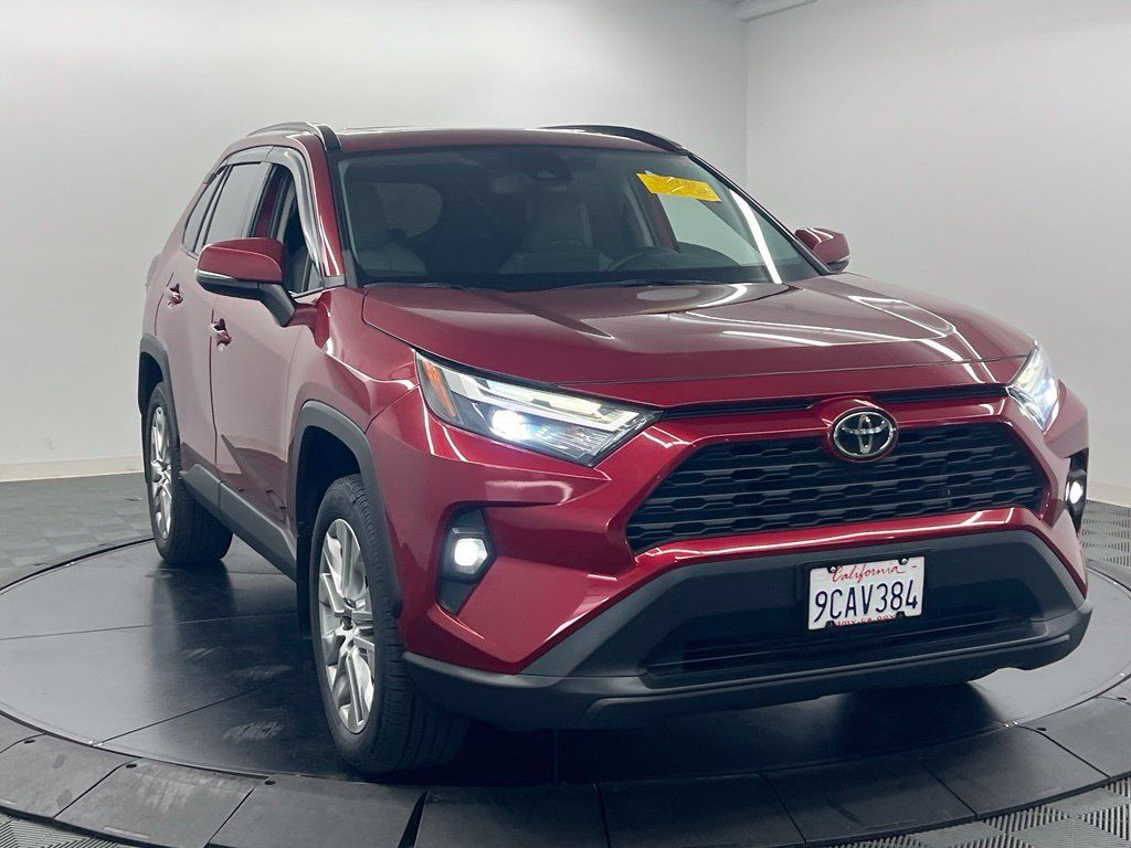 Used 2022 Toyota RAV4 XLE Premium AWD/4WD image 3