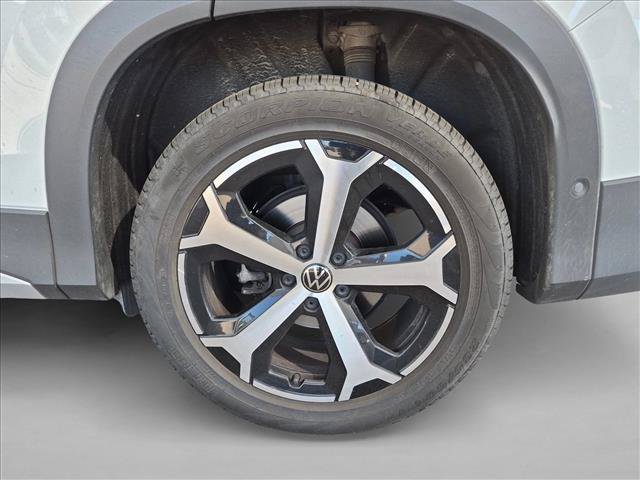 Used 2026 Volkswagen Tiguan SE FWD image 13