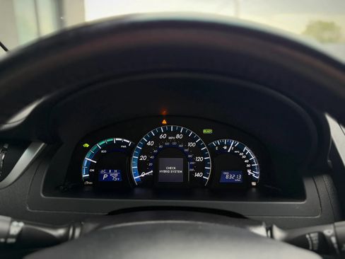 Used 2014 Toyota Camry SE FWD image 9