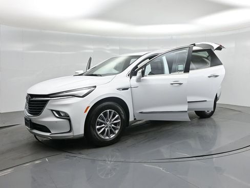Used 2024 Buick Enclave Premium image 34