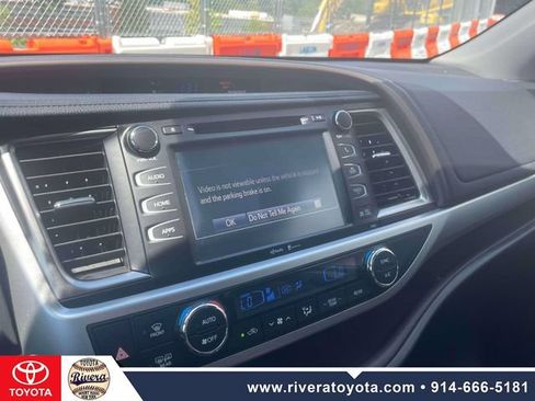 Used 2015 Toyota Highlander XLE AWD/4WD image 31