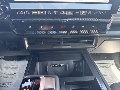 New 2025 GMC Hummer EV 2X w/ Extreme Off-Road Package image 24