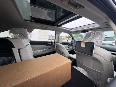 New 2025 Kia Sorento S w/ Panoramic Sunroof Package image 15