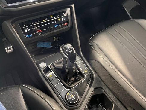 Used 2024 Volkswagen Tiguan SE R-Line image 27