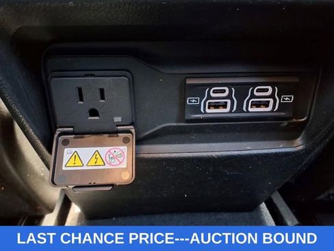 Used 2023 Jeep Grand Cherokee Altitude AWD/4WD image 15