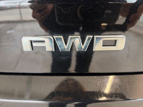 Used 2019 GMC Acadia Denali w/ LPO, Floor Liner Package image 8