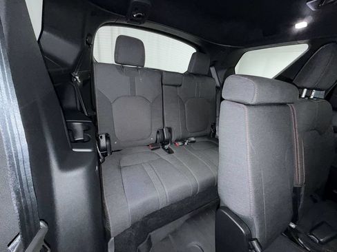 Used 2025 Honda Pilot Sport image 17