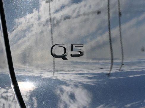 Certified 2025 Audi Q5 Premium w/ Convenience Package image 19