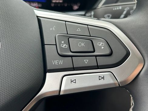 Certified 2023 Volkswagen Tiguan SE w/ Panoramic Sunroof Package FWD image 24