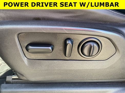 Used 2020 Chevrolet Silverado 2500 LTZ w/ LTZ Convenience Package image 16