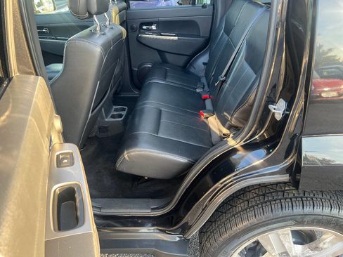 Used 2012 Jeep Liberty Limited Jet w/ Comfort/Convenience Group image 22