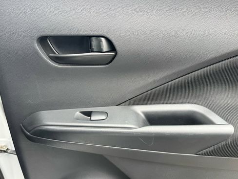 Used 2024 Nissan Kicks S image 19