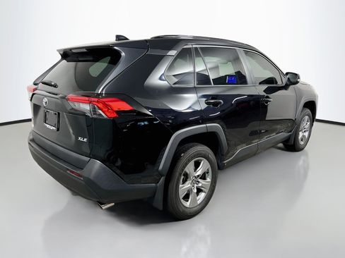 Used 2024 Toyota RAV4 XLE w/ Convenience Package FWD image 4