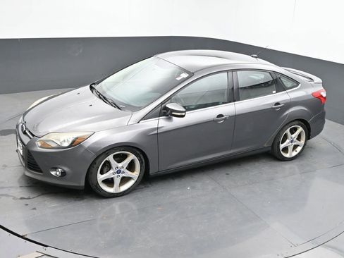 Used 2014 Ford Focus Titanium FWD image 38