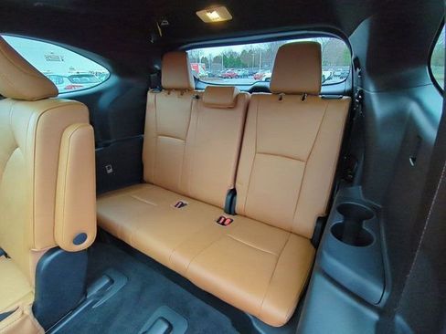 Used 2023 Toyota Highlander Platinum image 17