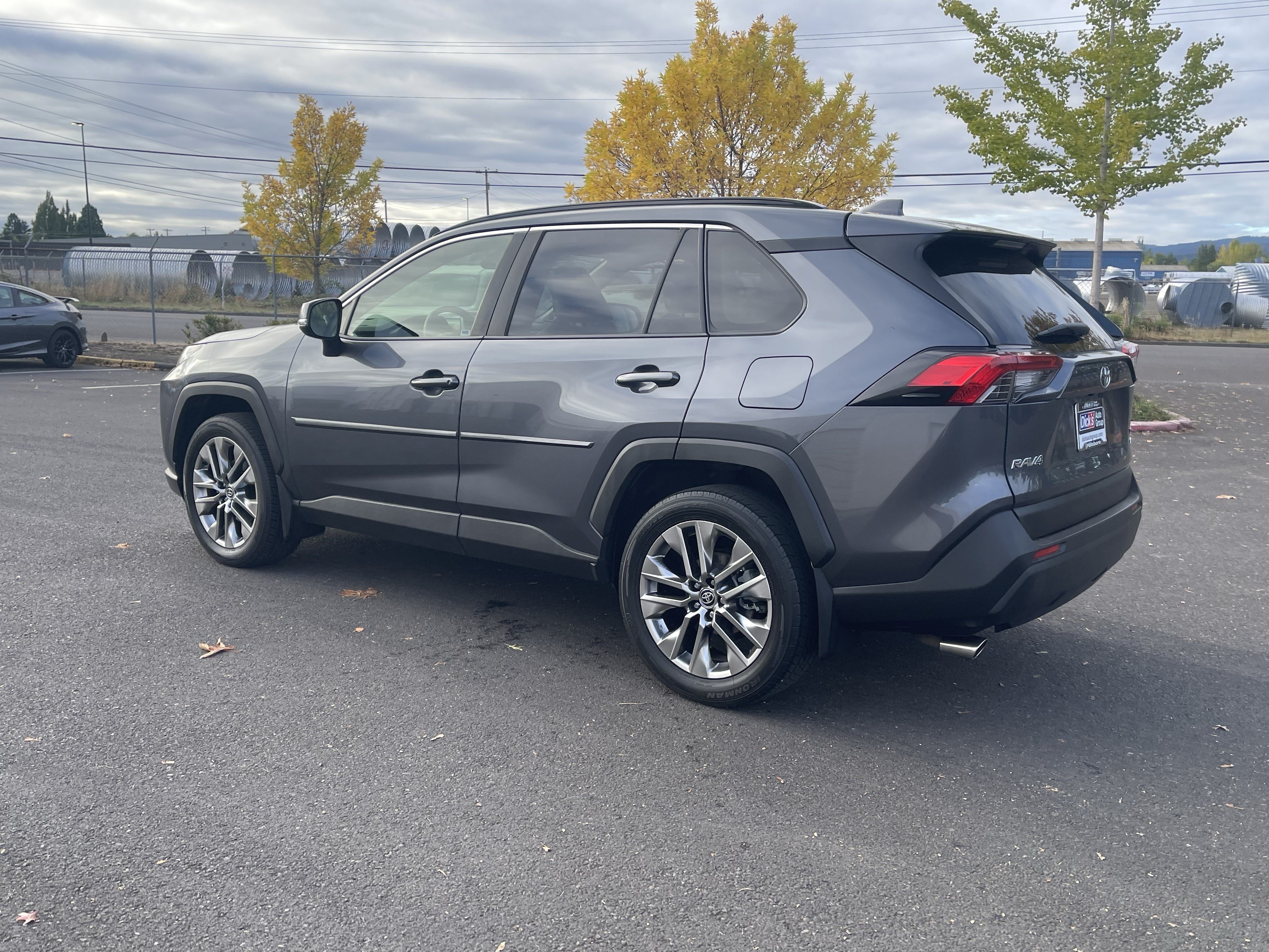 Used 2020 Toyota RAV4 XLE Premium AWD/4WD image 3