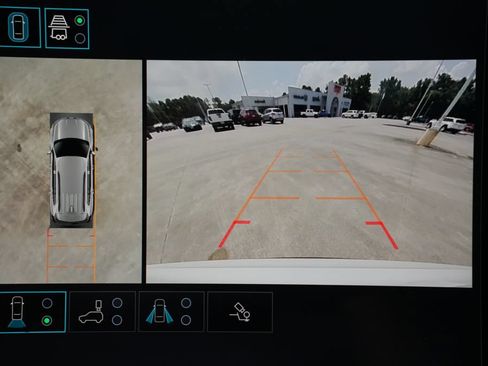 Used 2026 GMC Acadia Elevation w/ Elevation Premium Package FWD image 10