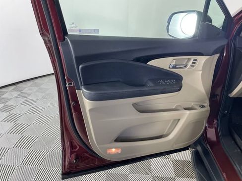 Used 2022 Honda Pilot Touring image 18