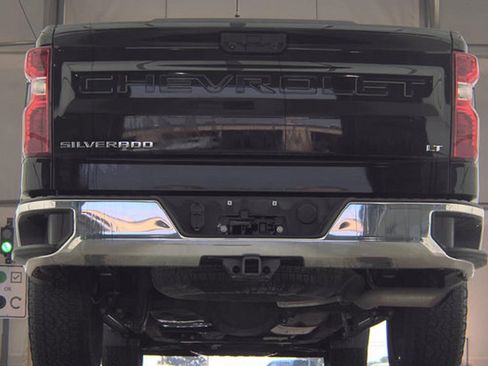 Used 2024 Chevrolet Silverado 1500 LT AWD/4WD image 9