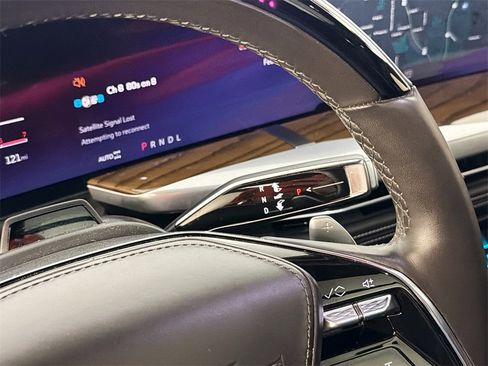 Used 2025 Cadillac Escalade Sport Platinum image 17