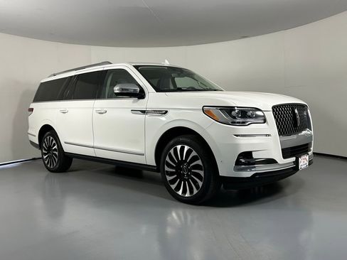 Used 2022 Lincoln Navigator L Black Label AWD/4WD image 1