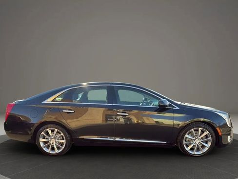 Used 2014 Cadillac XTS Luxury image 2