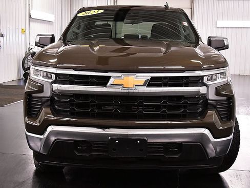 Used 2023 Chevrolet Silverado 1500 LT AWD/4WD image 2