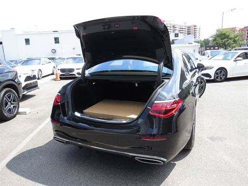 Used 2022 Mercedes-Benz S 500 4MATIC w/ AMG Line Package image 32