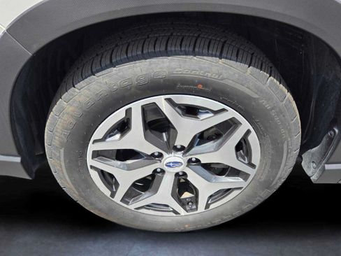 Used 2021 Subaru Forester Premium AWD/4WD image 9