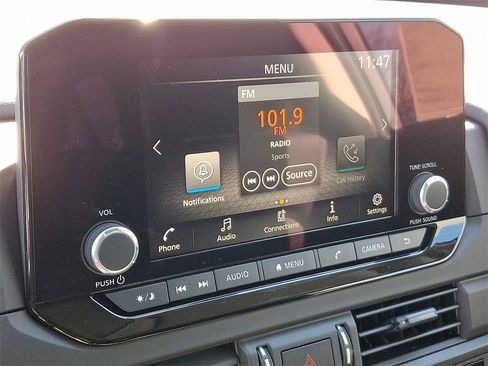 New 2025 Nissan Pathfinder S image 9