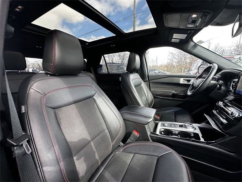 Certified 2023 Ford Explorer ST-Line w/ Class IV Trailer Tow Package image 35