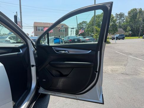 Used 2019 Cadillac XT5 Premium Luxury AWD/4WD image 16