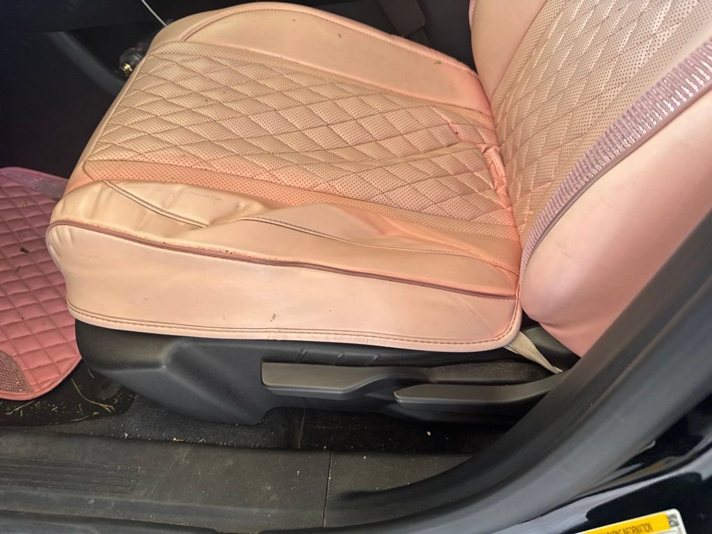 Used 2025 Chevrolet Equinox LT w/ Safety and Technology Package FWD image 7