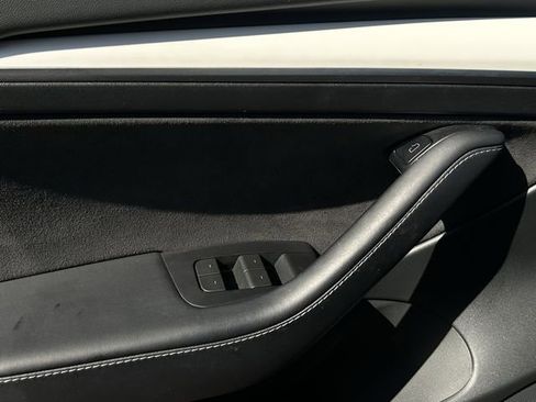 Used 2023 Tesla Model 3 Performance image 22