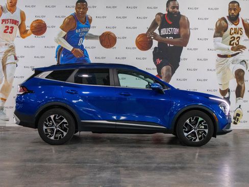 Used 2025 Kia Sportage EX w/ Premium Package FWD image 19