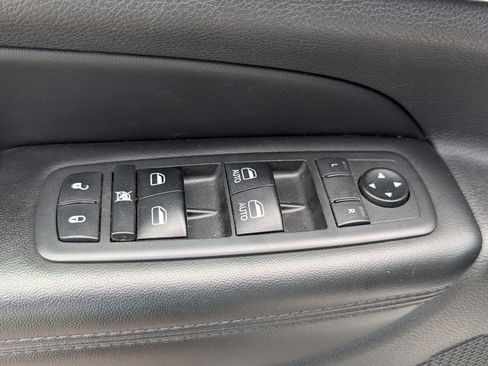 Used 2020 Jeep Grand Cherokee Limited image 20